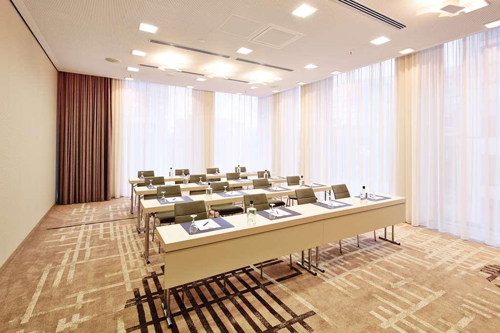 Steigenberger Am Kanzleramt Hotel 5*